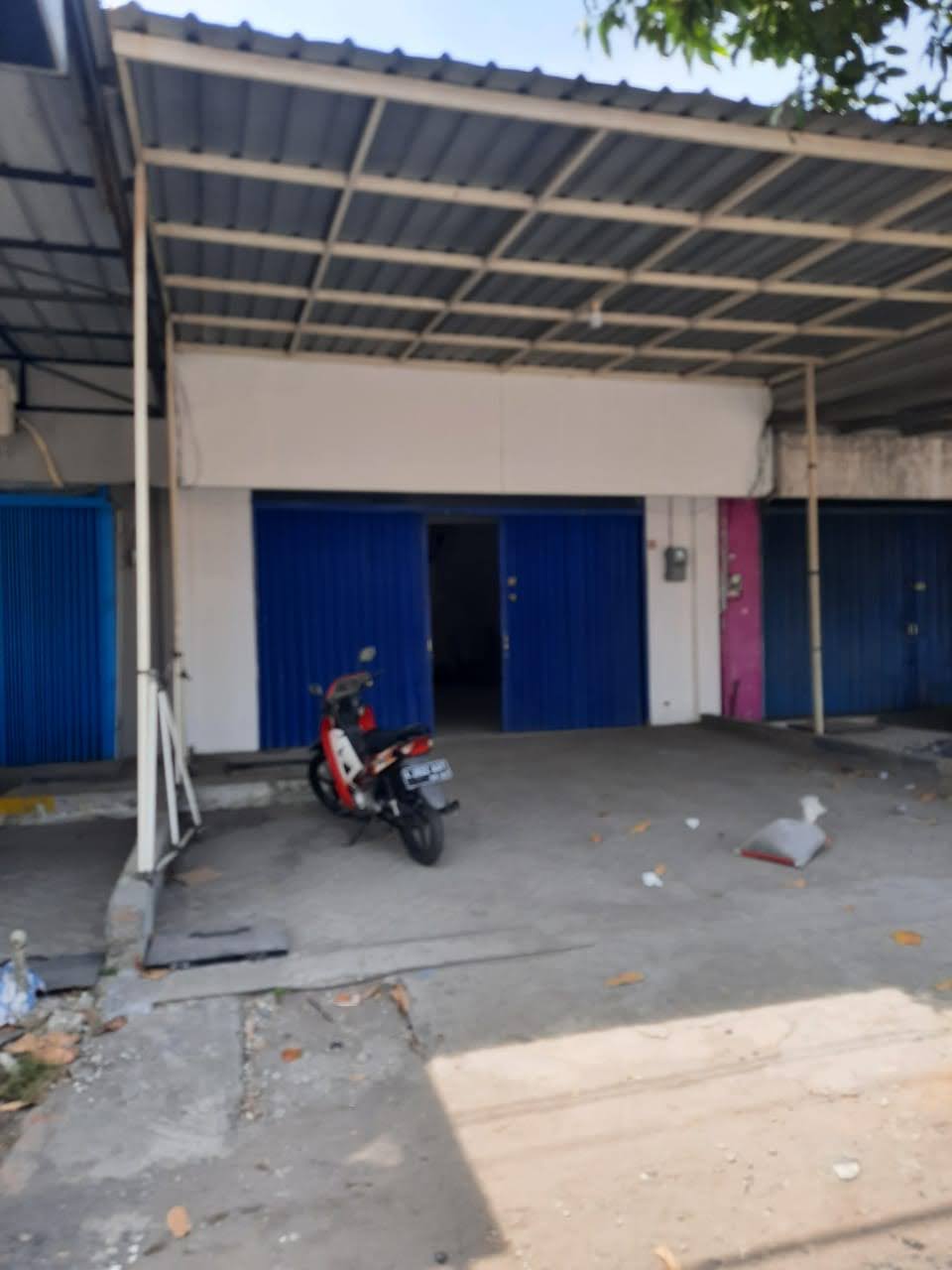 Dijual / Disewakan Ruko Lebar 6m Lokasi Strategis di Gunung Anyar Surabaya Selatan - Image 1