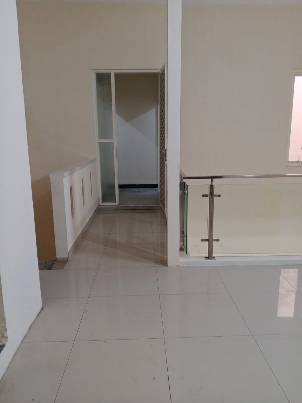 Dijual Rumah Siap Huni di Jalan Karah Tama Asri Surabaya Selatan - Thumbnail 3