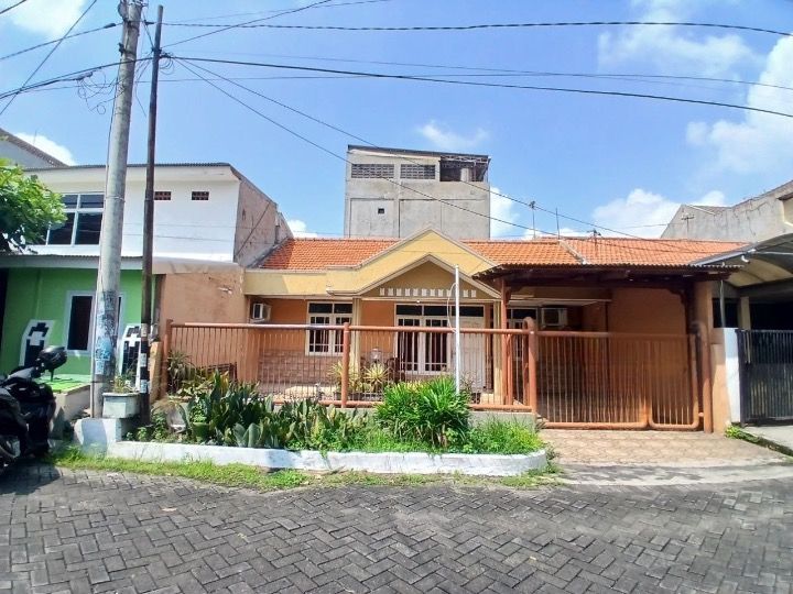 Dijual Rumah Siap Huni Furnished di Jalan Rungkut Mejoyo Selatan Surabaya Timur - Image 1