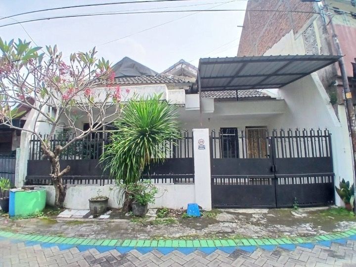 Dijual Rumah 2 Lantai Siap Huni di Jalan Gubeng Kertajaya Surabaya Timur - Image 1