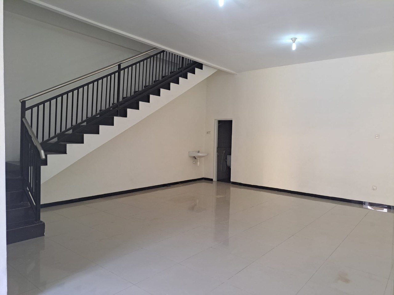Dijual Rumah Baru Gress 2 Lantai Minimalis Siap Huni di Wilayah Mulyosari Surabaya Timur - Thumbnail 8