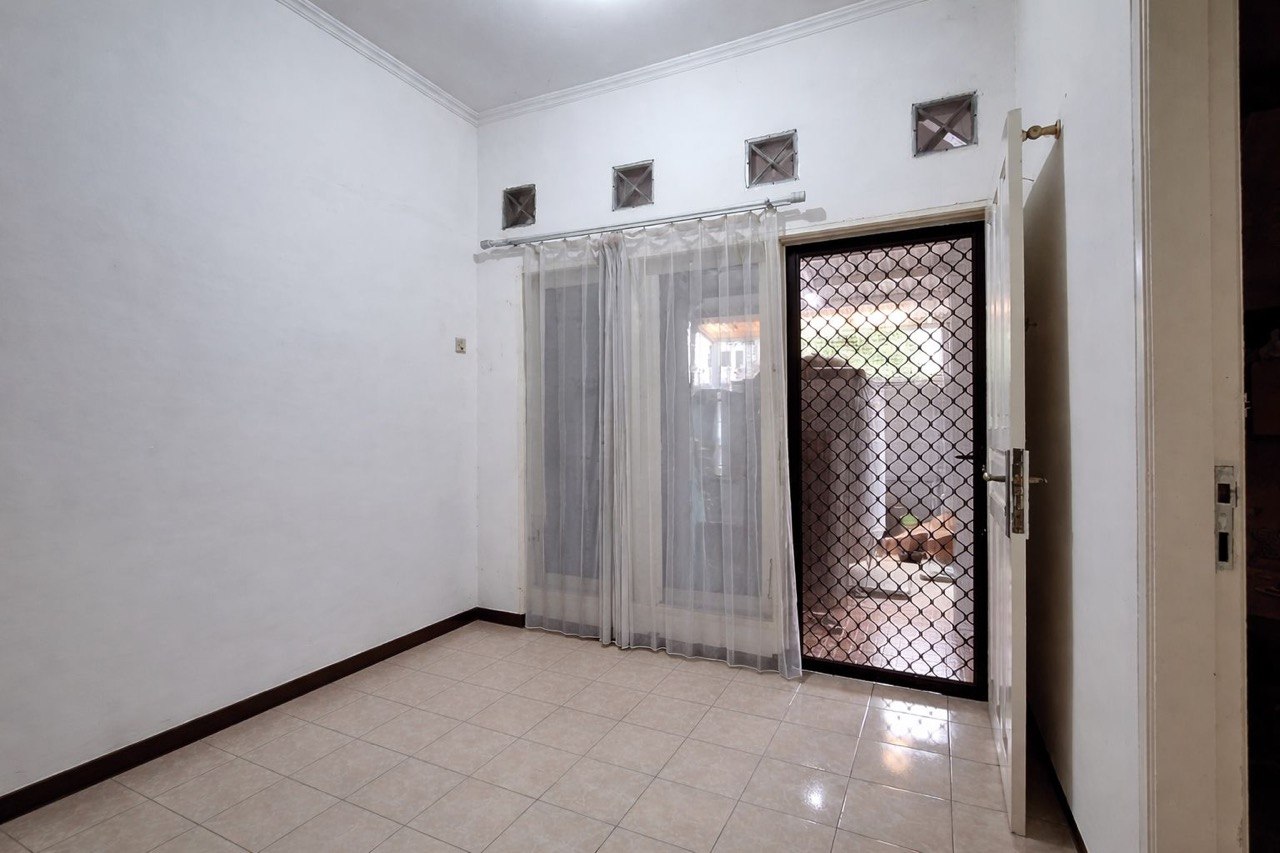 Disewakan Rumah Nyaman Minimalis Siap Huni di Kawasan Pondok Wiguna Regency Surabaya Timur - Thumbnail 4