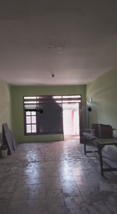 Disewakan Ruko Strategis 2 Lantai Cocok Untuk Usaha di Jalan Raya Kalibutuh Surabaya Pusat - Thumbnail 4
