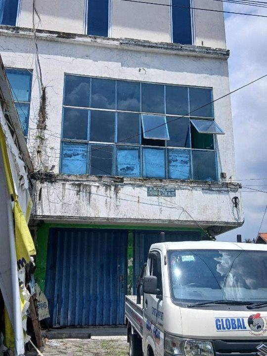Dijual/Disewakan Ruko Strategis di Jalan Ngagel Jaya Indah Surabaya Timur - Image 1