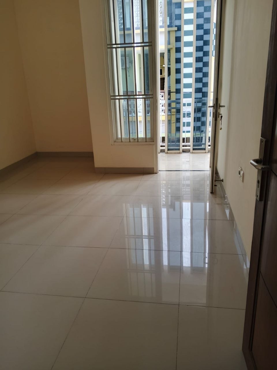 Dijual Rumah Siap Huni di Jalan Karah Tama Asri Surabaya Selatan - Thumbnail 4