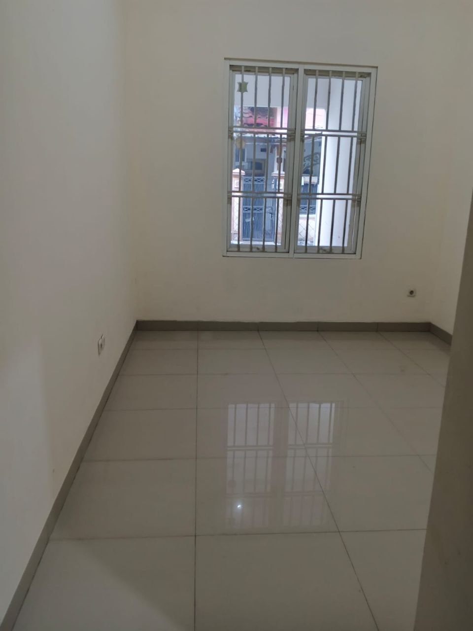 Dijual Rumah Siap Huni di Jalan Karah Tama Asri Surabaya Selatan - Thumbnail 6