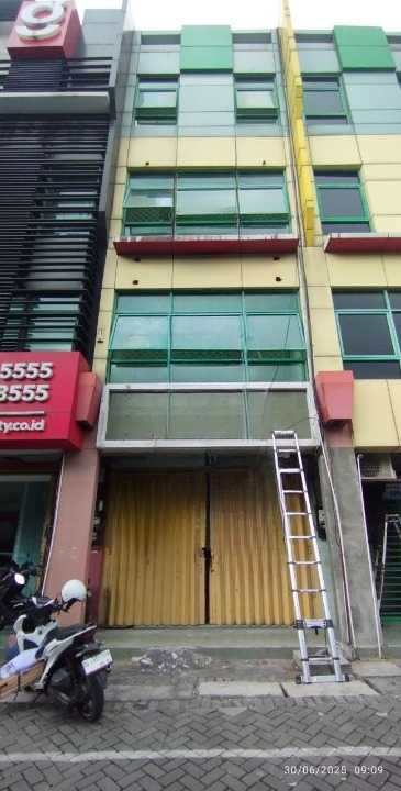 Disewakan Ruko Strategis di Golden Palace Surabaya Barat - Image 1