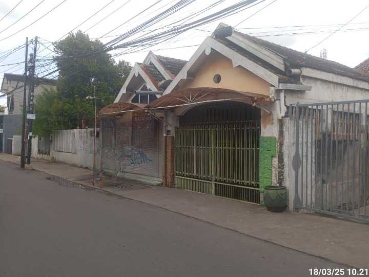 Dijual Rumah Pusat Kota Strategis di Bronggalan Surabaya Timur - Image 1