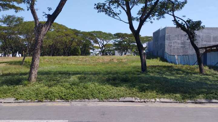 Disewakan Tanah Bukit Telaga Golf Surabaya Barat - Image 1