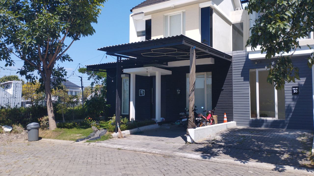 Dijual Rumah di Nortwest Park Citraland Surabaya Barat - Image 1