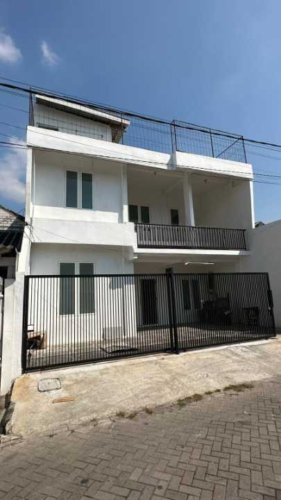 Di Jual Rumah Darmo Indah Selatan - Image 1