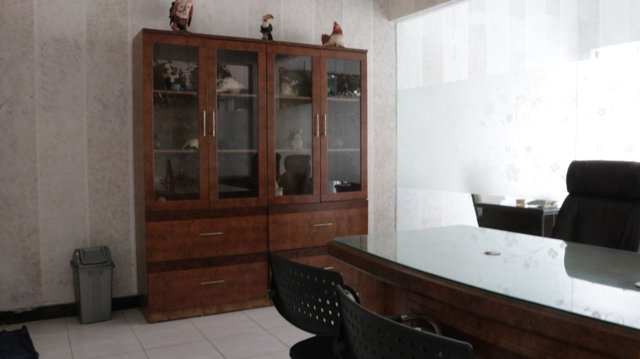 Dijual Rumah Mewah dan Luas Cocok untuk Hunian atau Guesthouse di Sutorejo Barat Surabaya Timur - Thumbnail 2