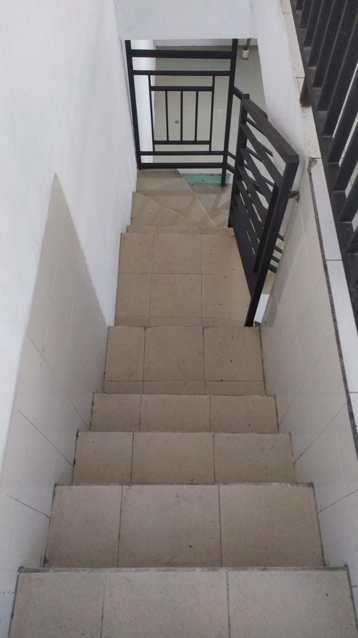 Dijual Rumah Hook Siap Huni 2 Lantai di Jalan Medayu Utara Rungkut Surabaya Timur - Thumbnail 3