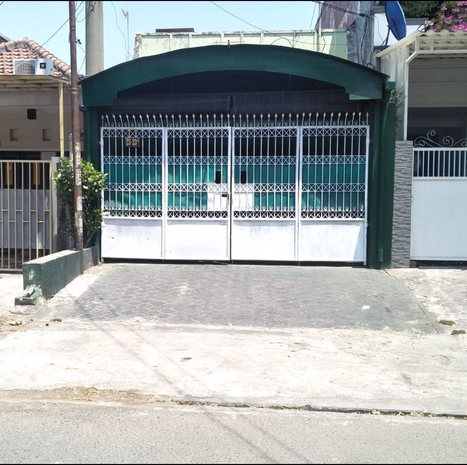 Dijual Rumah Lokasi Strategis Dekat Jalan Legundi Surabaya Pusat - Image 1