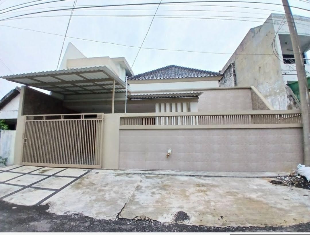 Disewakan Rumah Strategis di Ngagel Jaya Tengah Surabaya Timur - Image 1