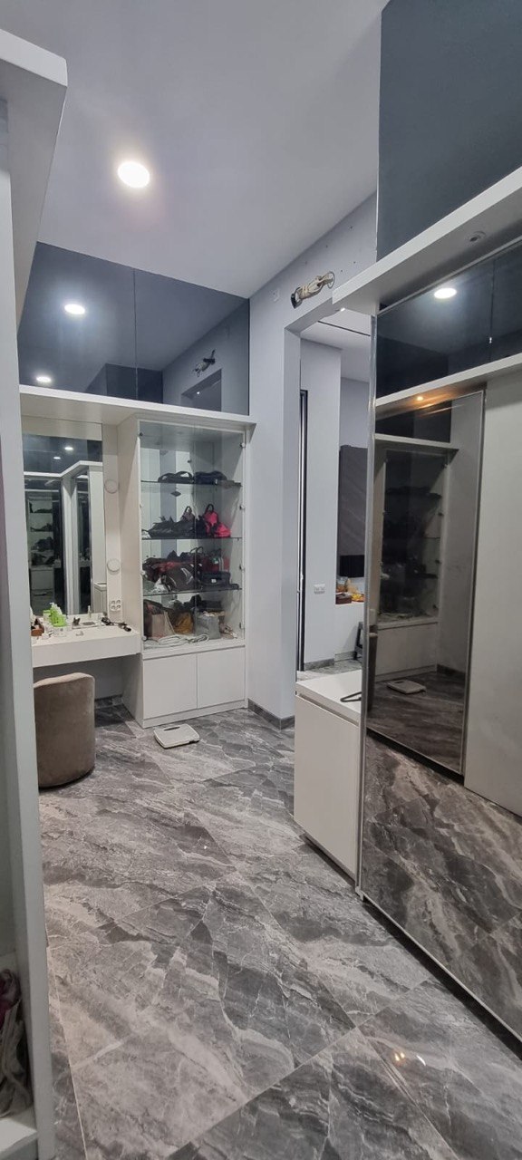 Dijual Rumah Mewah Siap Huni di Waterfront Citraland Surabaya Barat - Thumbnail 7