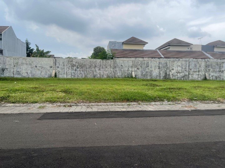Disewakan Tanah Komersial Strategis di Raya Greenhill North Citraland Surabaya Barat - Image 1