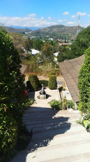 Dijual Ex Hotel Strategis Siap Huni di Jalan Raya Alo Tanis Puncak Waringin Labuan Bajo - Thumbnail 5
