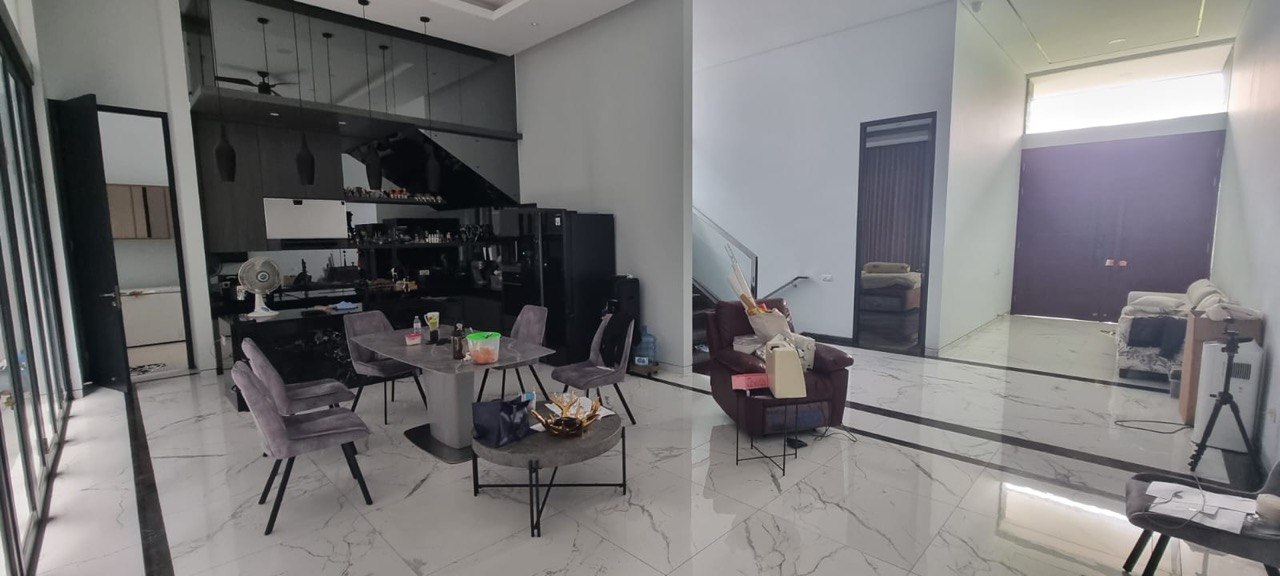 Dijual Rumah Mewah Siap Huni di Waterfront Citraland Surabaya Barat - Thumbnail 3