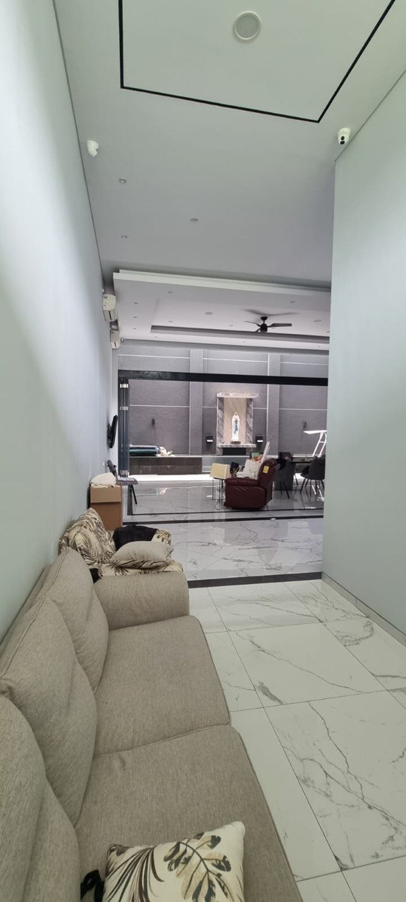 Dijual Rumah Mewah Siap Huni di Waterfront Citraland Surabaya Barat - Thumbnail 6