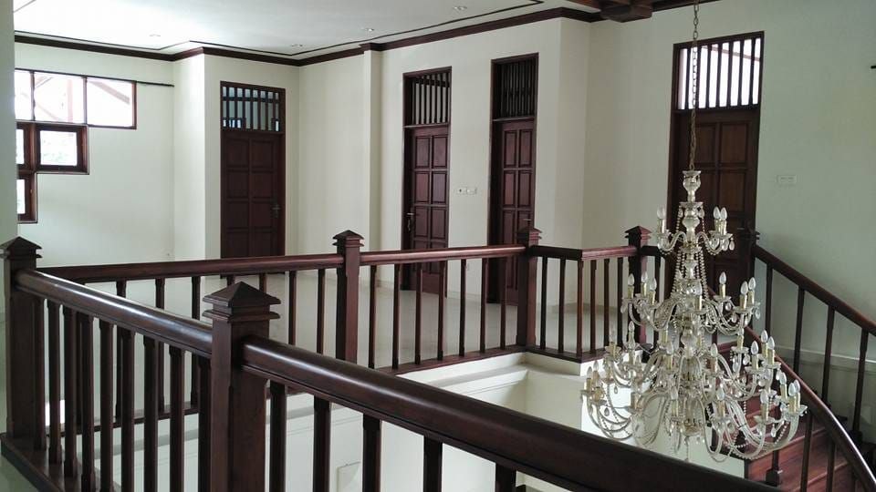 Dijual Rumah Mewah Luas Siap Huni di Wilayah Margorejo Indah Surabaya Selatan - Image 1