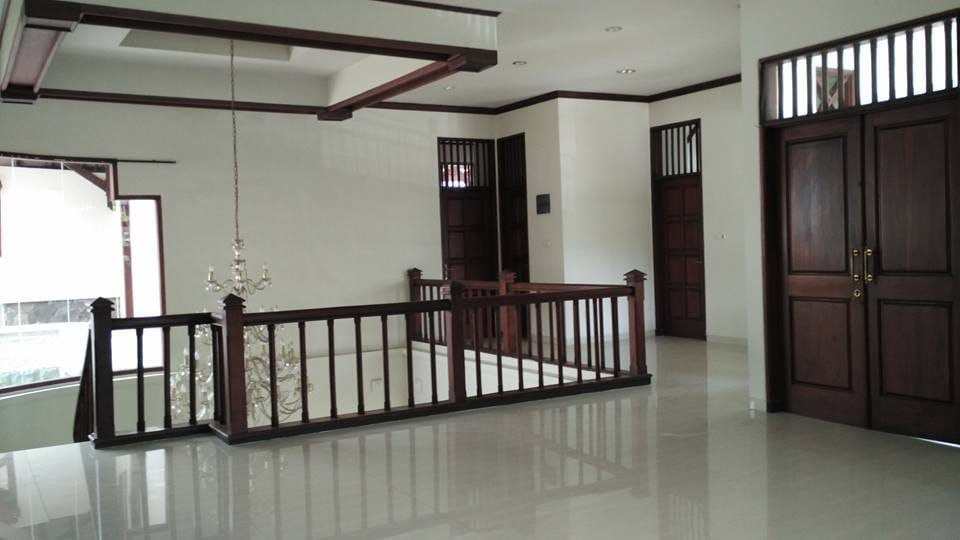Dijual Rumah Mewah Luas Siap Huni di Wilayah Margorejo Indah Surabaya Selatan - Thumbnail 3