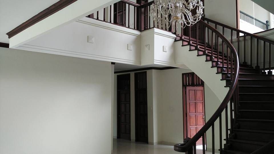 Dijual Rumah Mewah Luas Siap Huni di Wilayah Margorejo Indah Surabaya Selatan - Thumbnail 4