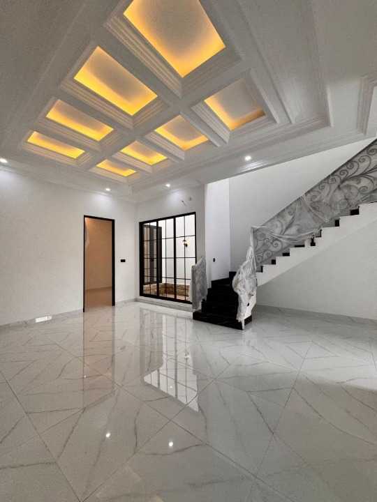 Dijual Rumah Baru Mewah 2 Lantai Siap Huni di Wilayah Babatan Pantai Surabaya Timur - Thumbnail 2