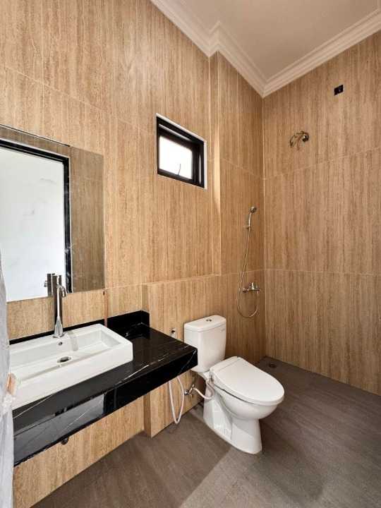 Dijual Rumah Baru Mewah 2 Lantai Siap Huni di Wilayah Babatan Pantai Surabaya Timur - Thumbnail 5
