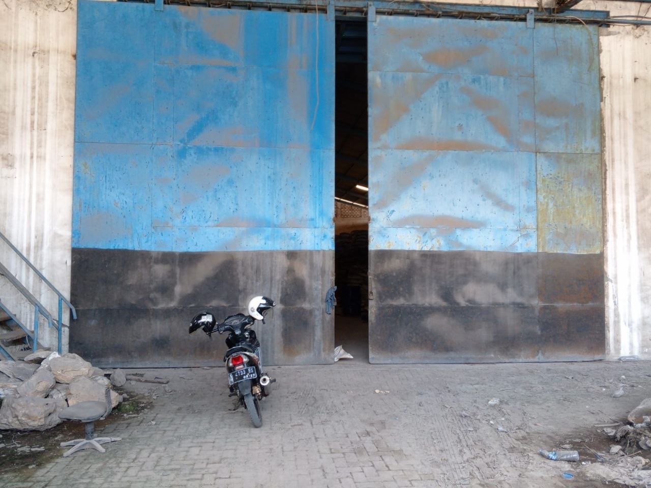 Dijual Gudang Luas Strategis di Margomulyo Surimulia Surabaya Barat - Thumbnail 4
