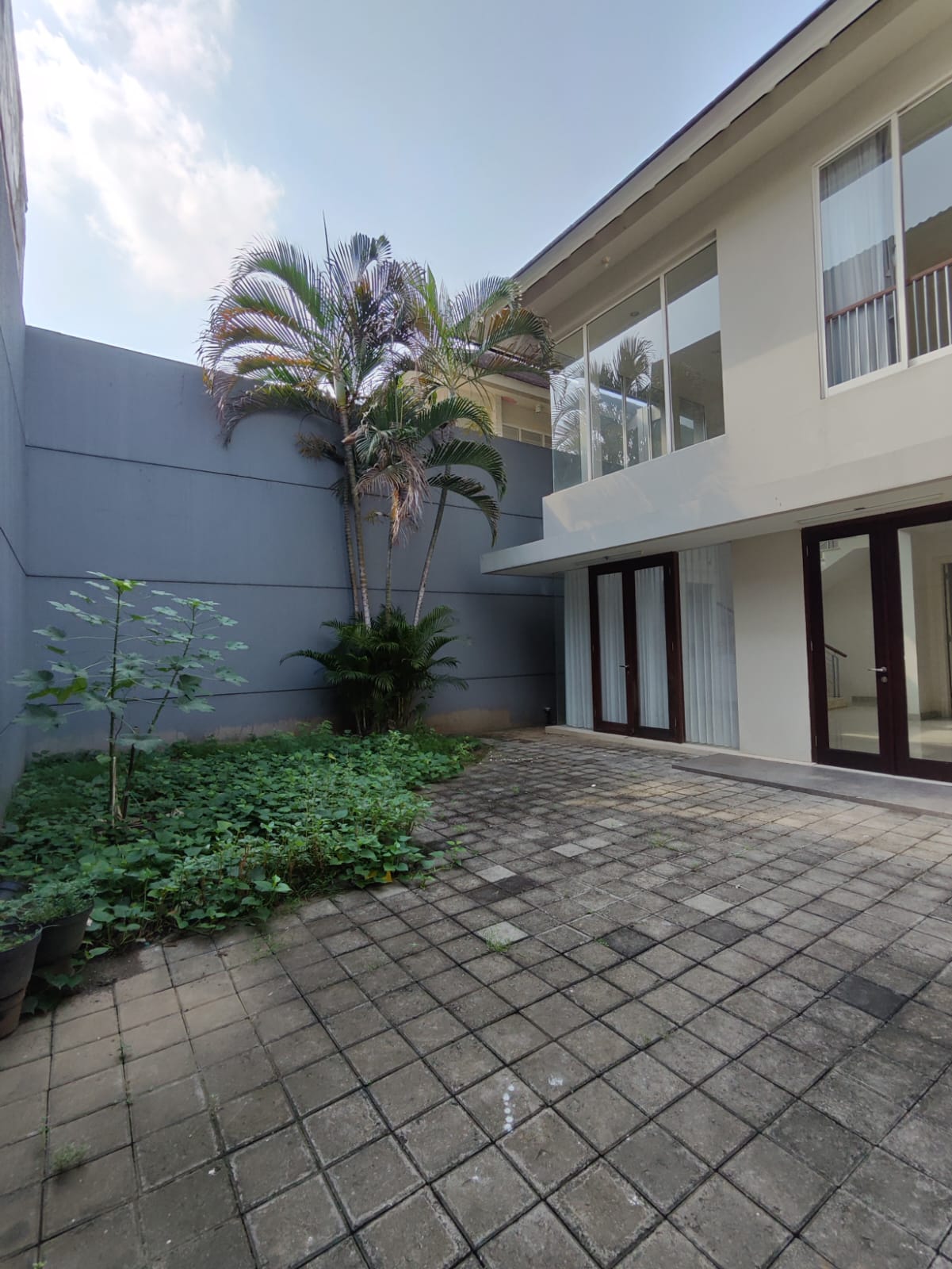 Disewakan Rumah Nyaman di Diamond Hill Citraland Surabaya Barat (bbaa) - Thumbnail 6
