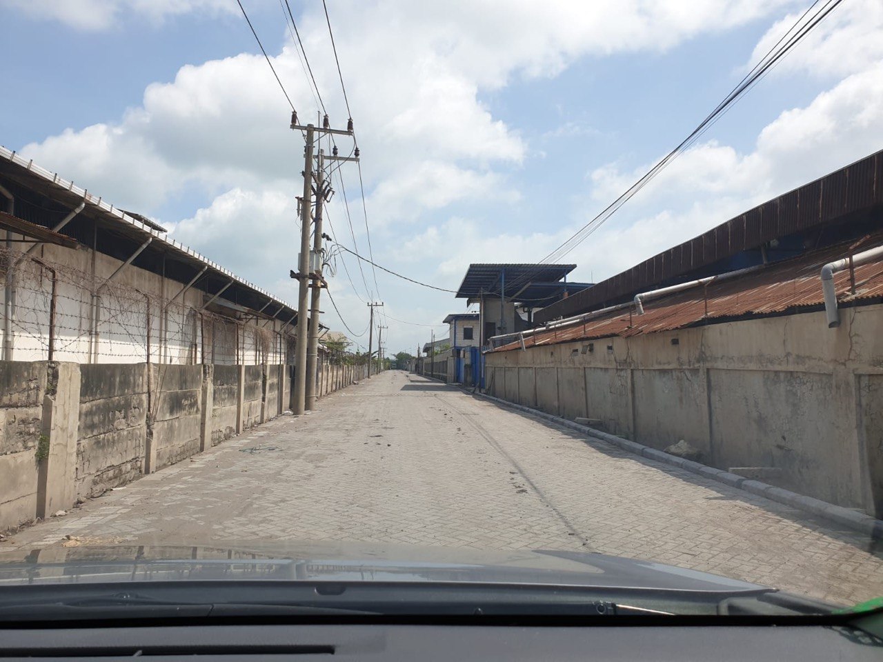 Dijual/Disewakan Gudang Luas Strategis Siap Pakai di Kawasan Kalianak Barat Surabaya Barat - Thumbnail 2