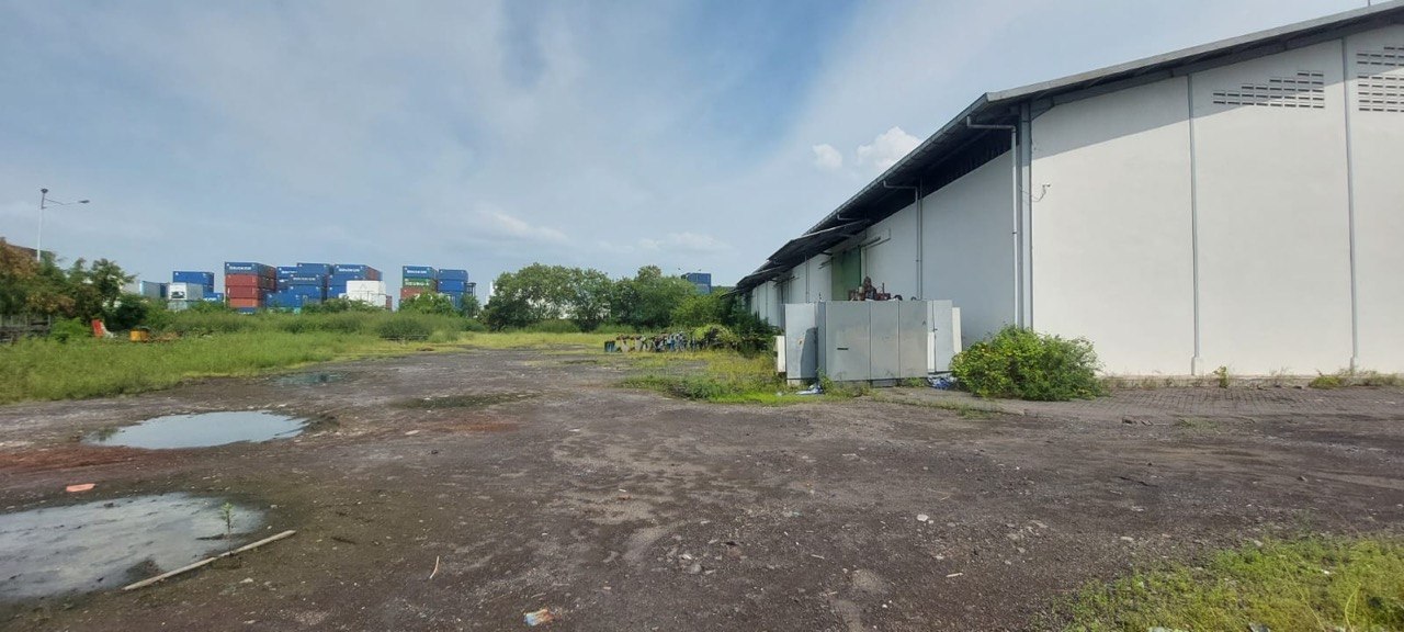 Dijual/Disewakan Gudang Luas Strategis Siap Pakai di Kawasan Kalianak Barat Surabaya Barat - Thumbnail 3
