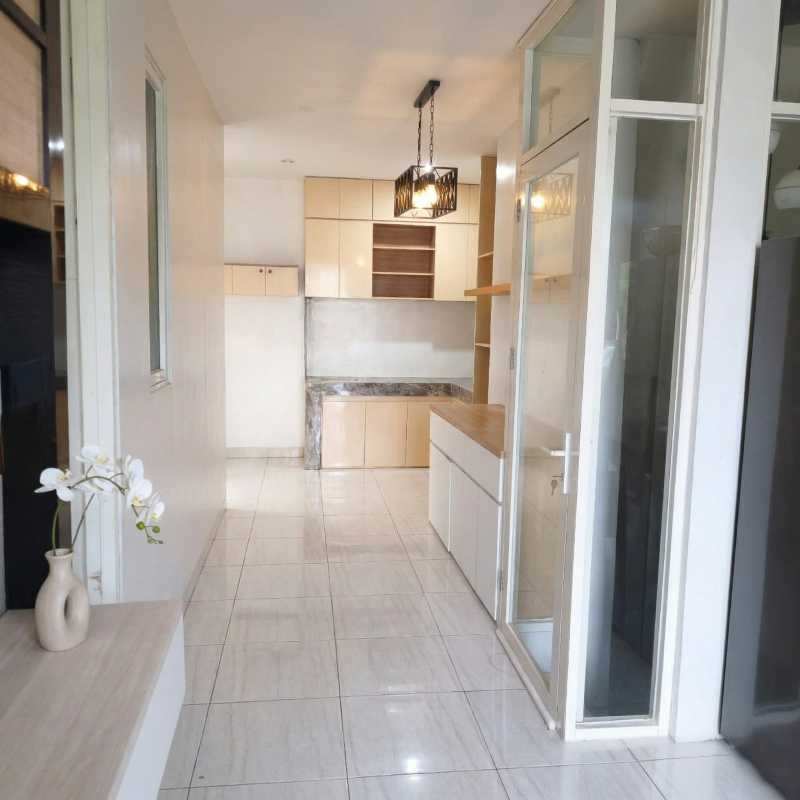 Jual Rumah Baru Renovasi 2,5 Lantai di Northwest Park Citraland Surabaya Barat - Thumbnail 7