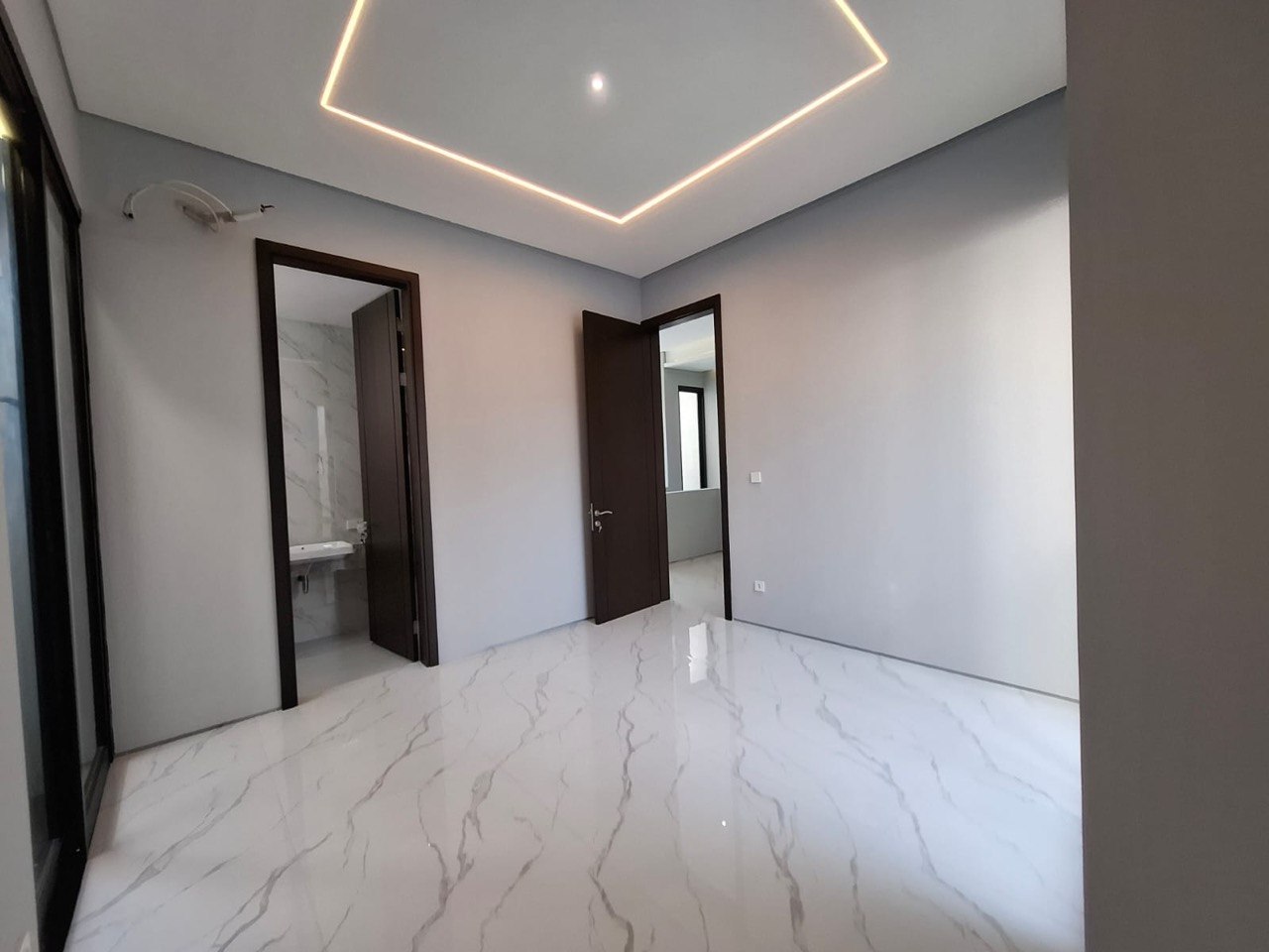 Jual Rumah Mewah Minimalis Kontemporer di Woodland Citraland Surabaya Barat - Thumbnail 5