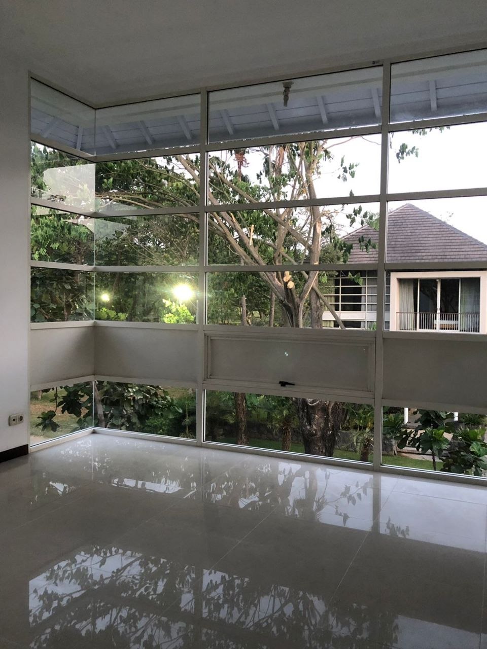 Dijual Rumah Mewah Hook Siap Huni di Diamond Hill Citraland Surabaya Barat - Thumbnail 4
