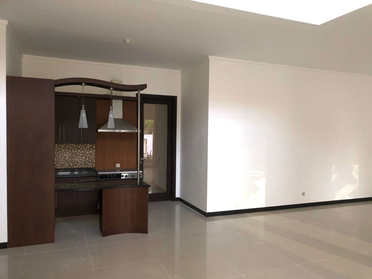 Dijual Rumah Mewah Hook Siap Huni di Diamond Hill Citraland Surabaya Barat - Thumbnail 5