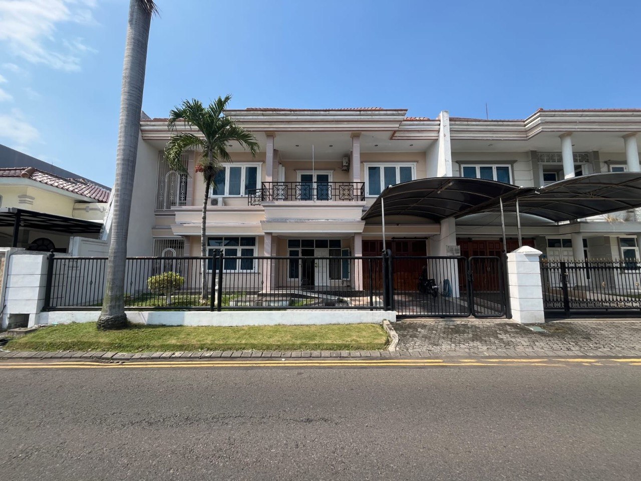 Dijual/Disewakan Rumah Mewah Classic 2 Lantai di Puri Widya Kencana Citraland Surabaya Barat - Thumbnail 7