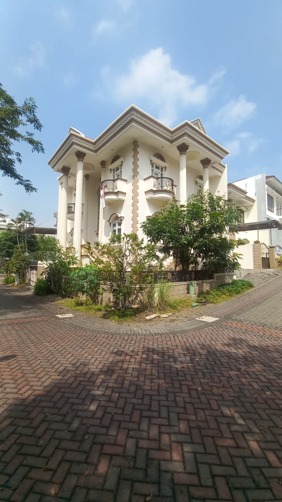 Jual Rumah Classic 2 Lantai Mewah di Puri Widya Kencana Citraland Surabaya Barat - Thumbnail 3