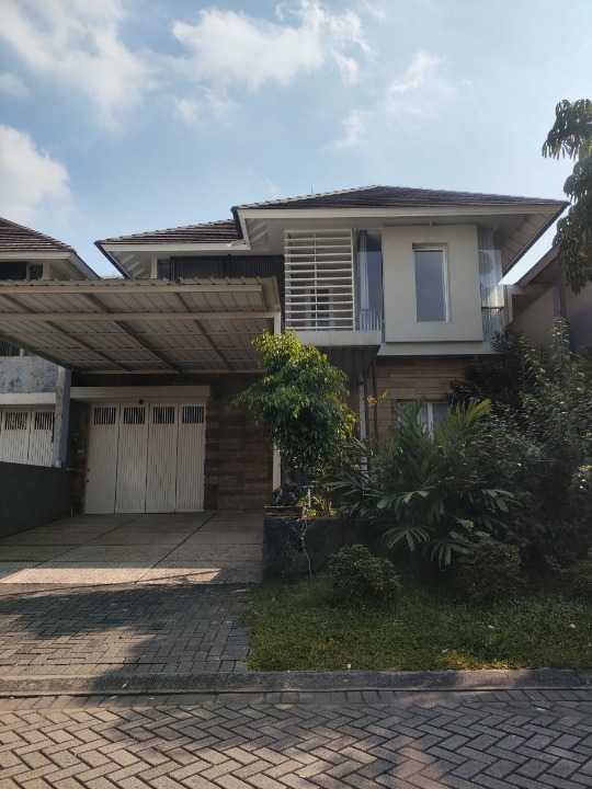 Disewakan Rumah Mewah 2 Lantai Siap Huni di Diamond Hill Citraland Surabaya Barat - Image 1