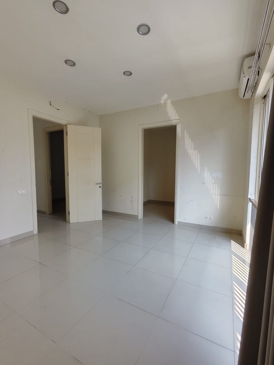 Disewakan Rumah Mewah 2 Lantai Siap Huni di Diamond Hill Citraland Surabaya Barat - Thumbnail 3