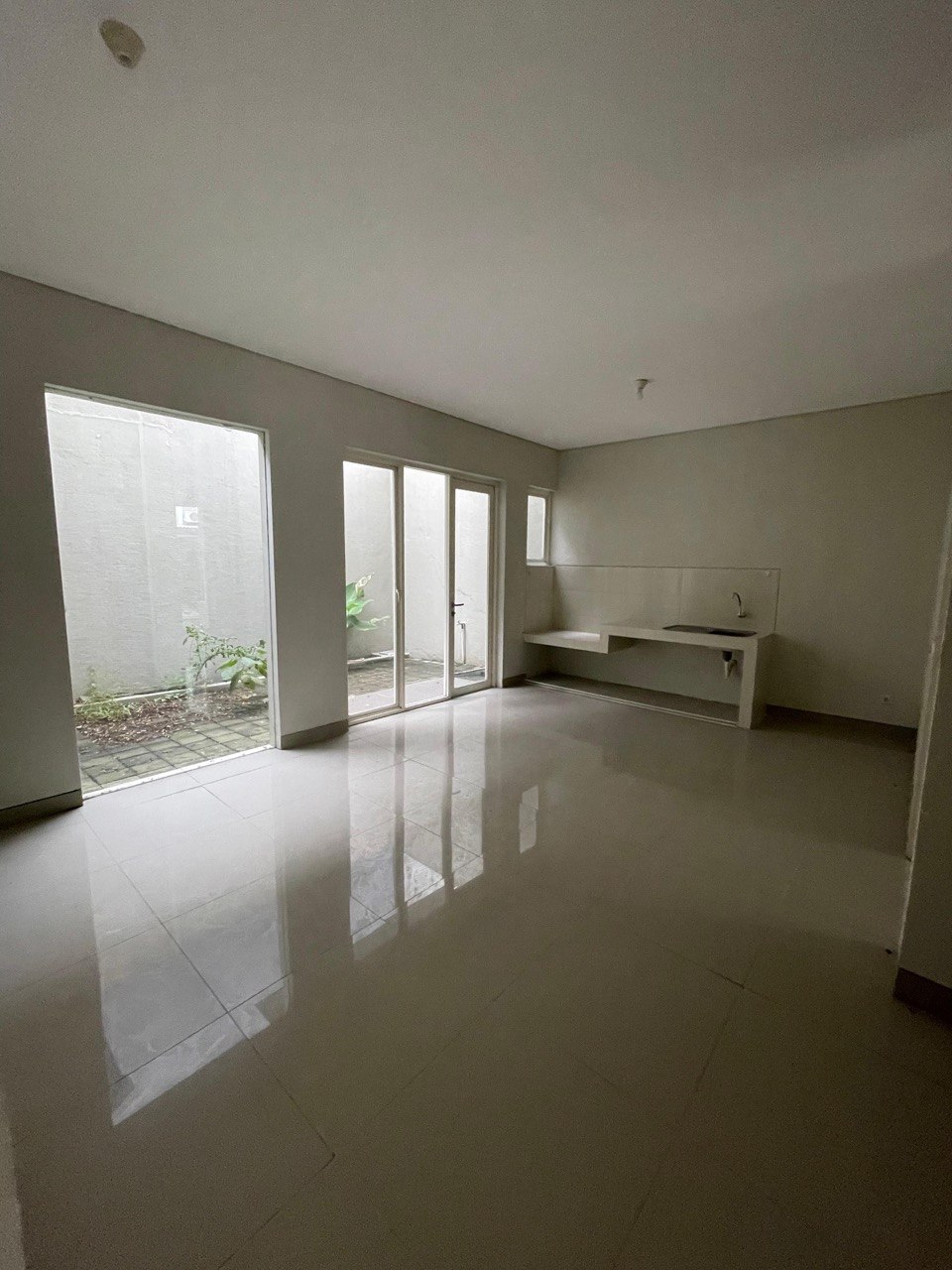 Jual Rumah Baru di Greenlake Citraland Utara Surabaya Barat - Thumbnail 3