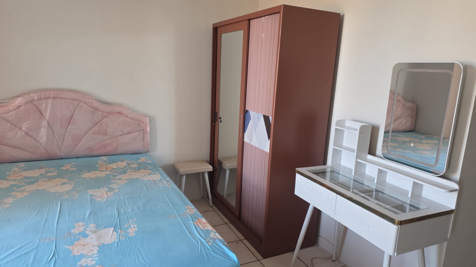 Disewakan Apartemen Studio Full Furnish di Metropolis Apartment Tenggilis Surabaya Selatan - Image 1