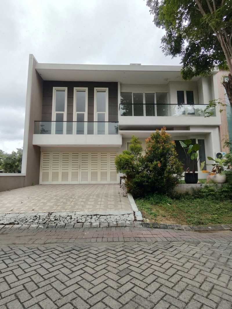 Dijual Rumah Strategis di Lisbon Pakuwon Indah Surabaya Barat - Image 1
