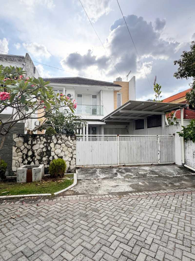 Dijual Rumah Nyaman Lokasi Strategis di Klampis Aji Surabaya Timur - Image 1