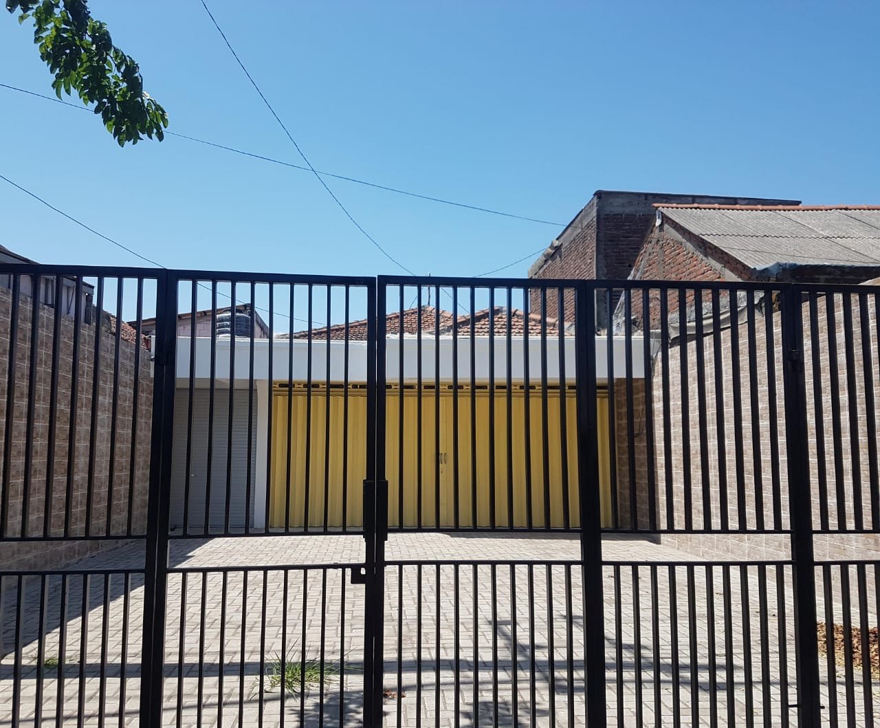 Dijual Rumah Usaha di Balas Klumprik Surabaya Barat - Image 1