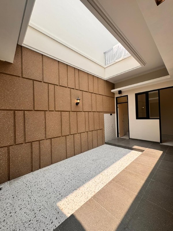 Dijual Rumah Langka Baru Gress di Kawasan Manyar Jaya Surabaya Timur - Thumbnail 7