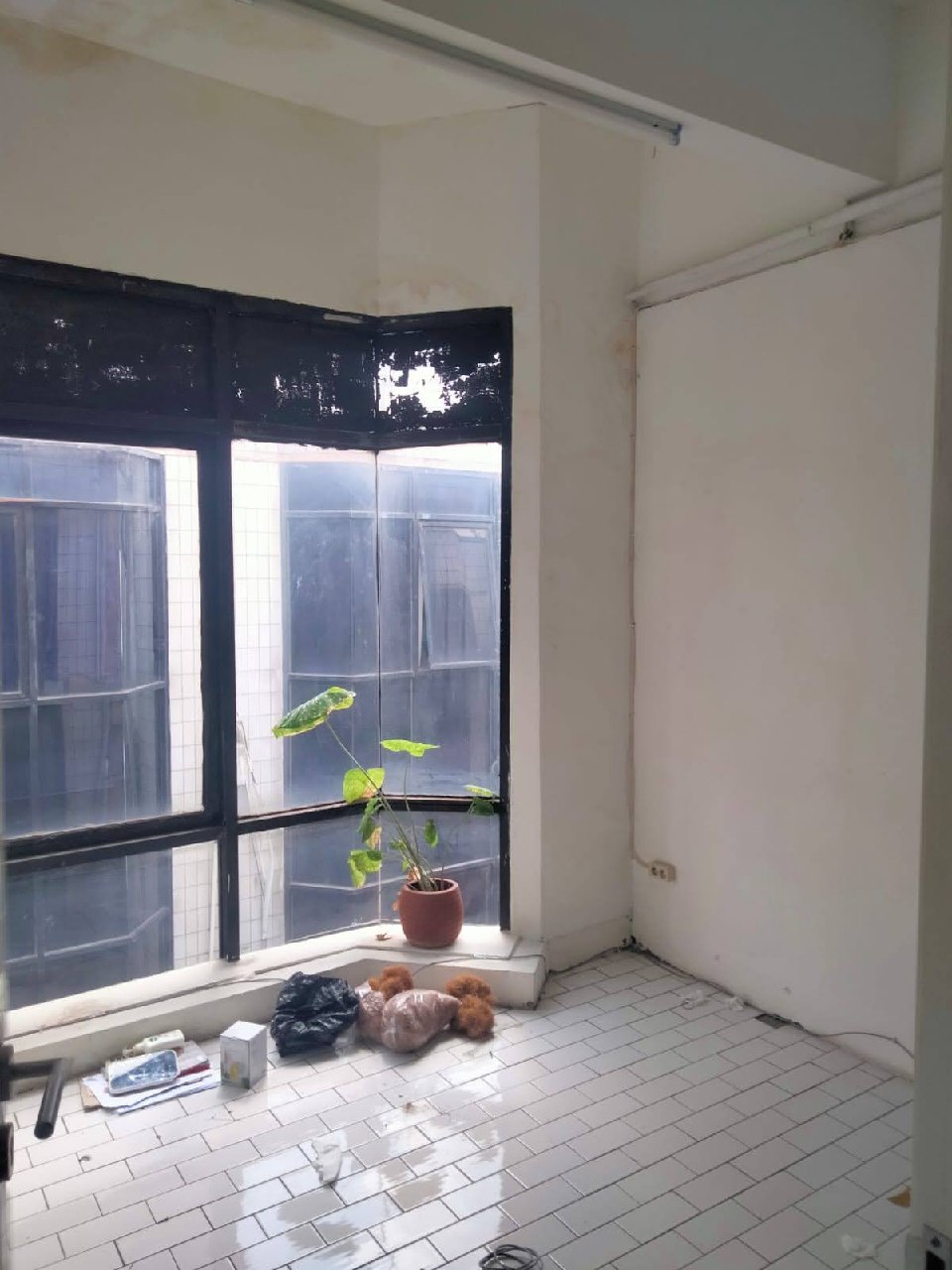 Dijual Ruko Lokasi Strategis di Kedungdoro Surabaya Pusat - Thumbnail 4