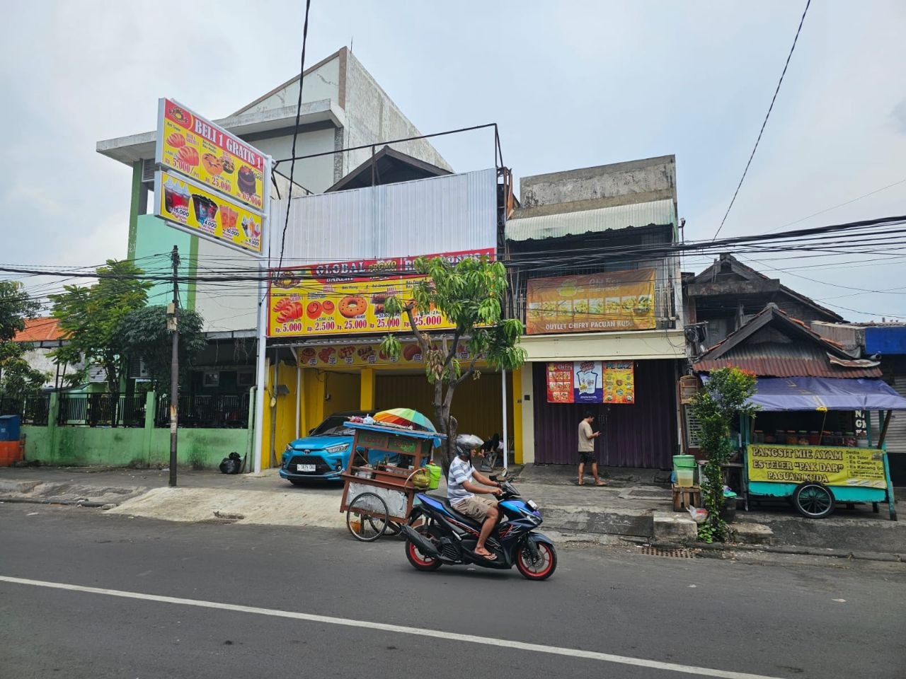 Dijual Ruko Strategis Nol Jalan Raya di Jalan Pacuan Kuda Surabaya Pusat - Thumbnail 2