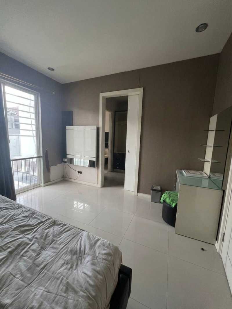 Dijual Rumah Minimalis Modern di Diamond Hill Citraland Surabaya Barat - Thumbnail 4